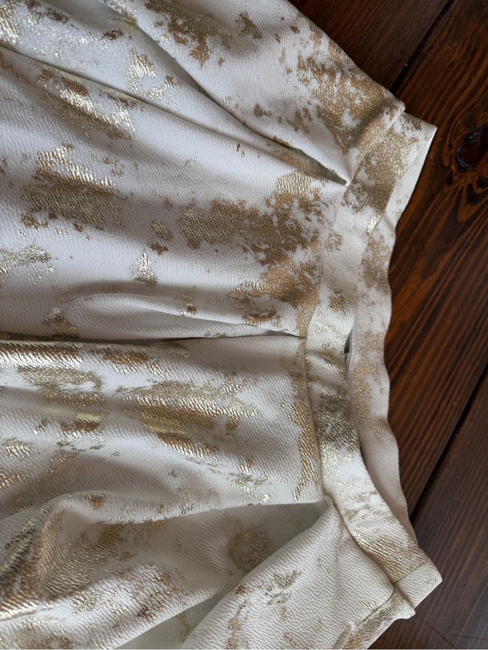 LuLaRoe White and Gold Metallic A-Line Skirt - Picture 2 of 3